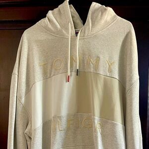 New - Tommy Hilfiger hoodie